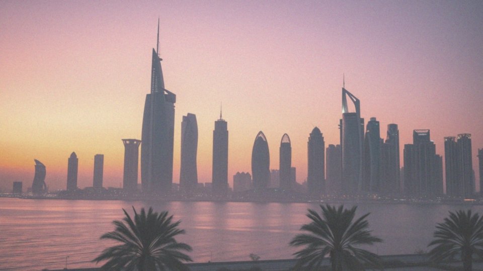 Co wpłynęło na rozwój ekonomiczny Dubaju?